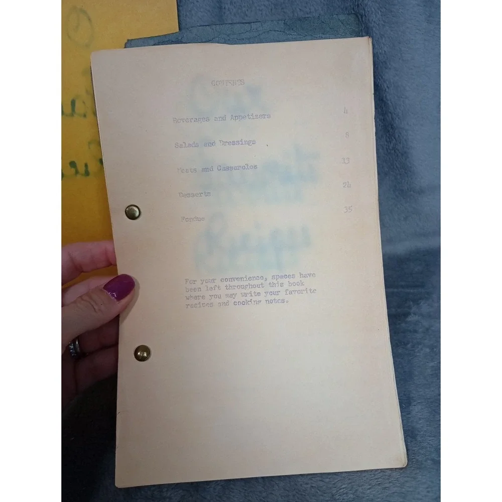 Milwaukee Newcomer's Club Cookbook Hand Typed 1970 Booklet Local Recipe‎ Book